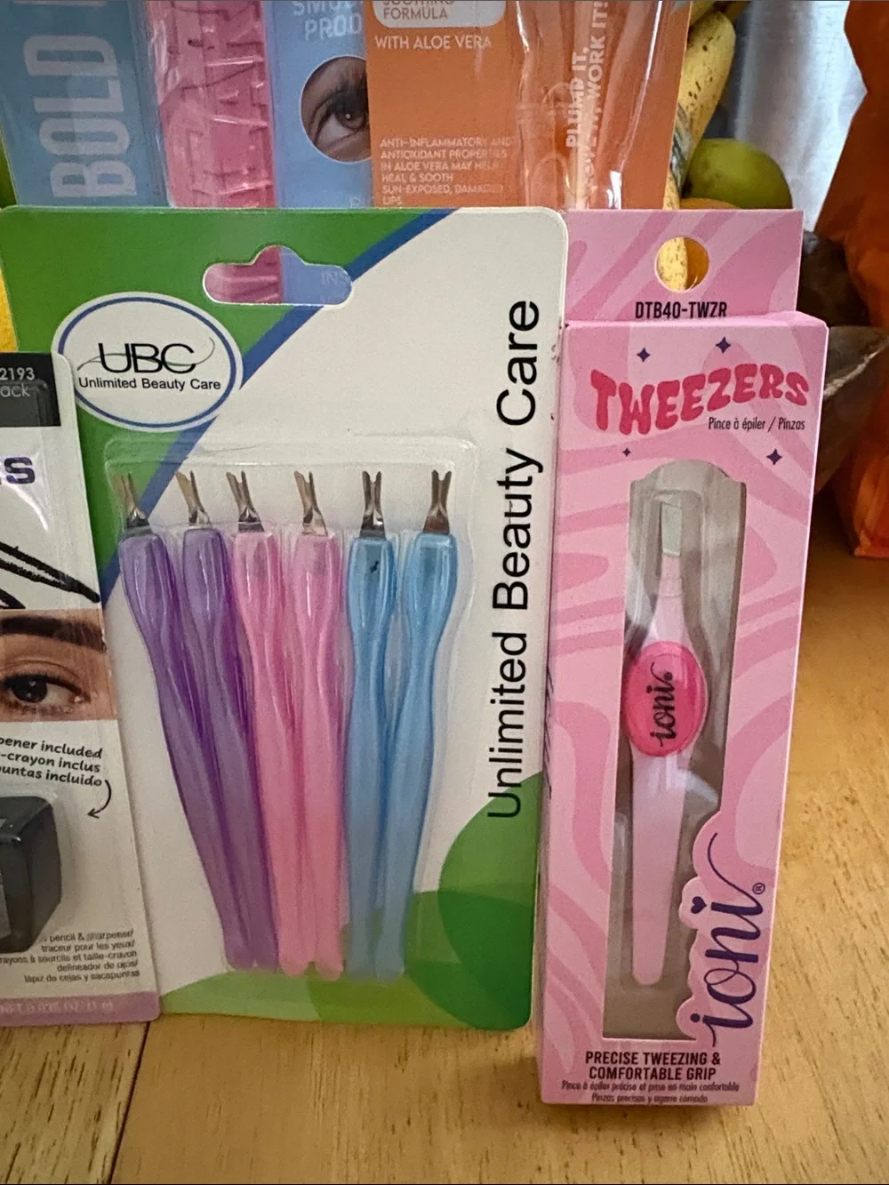 L.A. Colors Eyeliner & Pink Beauty Tools Set